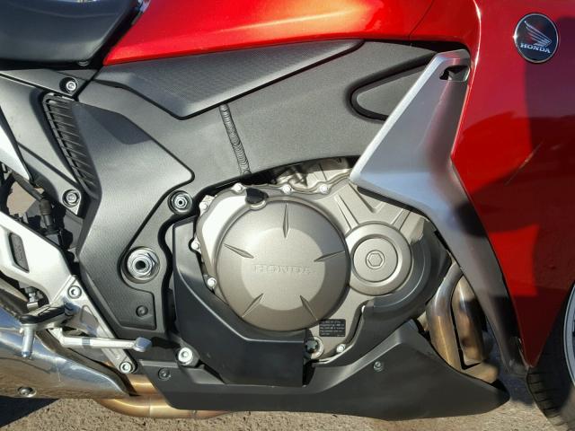 JH2SC6313AK000742 - 2010 HONDA VFR1200 F RED photo 7