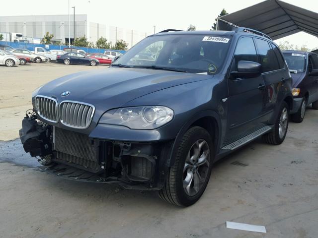 5UXZV8C52D0C17393 - 2013 BMW X5 XDRIVE5 GRAY photo 2