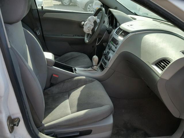 1G1ZA5EBXAF306500 - 2010 CHEVROLET MALIBU LS თეთრი ფოტო 5