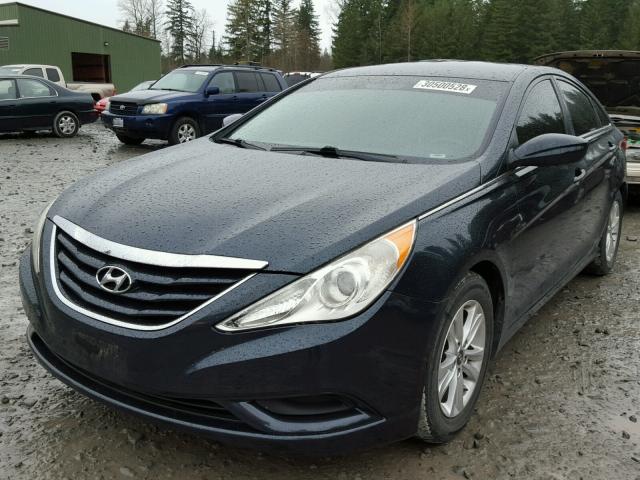 5NPEB4AC6BH022865 - 2011 HYUNDAI SONATA GLS BLUE photo 2