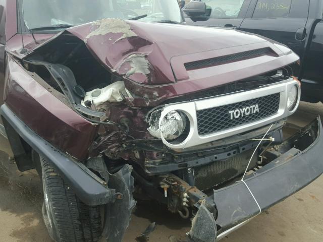 JTEBU11F570007960 - 2007 TOYOTA FJ CRUISER MAROON photo 9