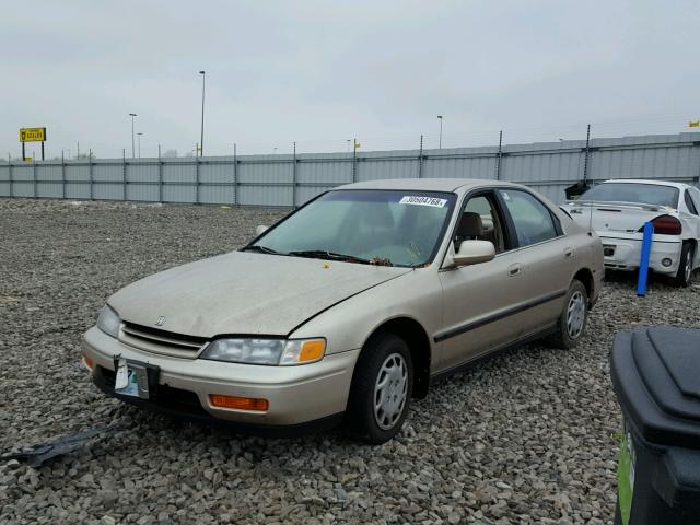 1HGCD5634RA090164 - 1994 HONDA ACCORD LX GOLD photo 2