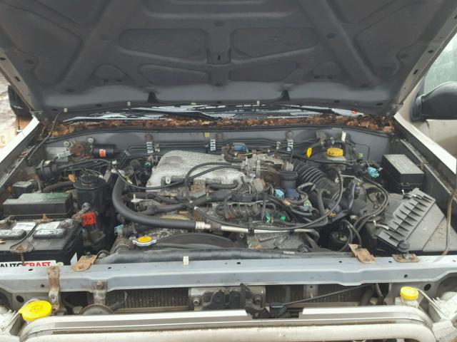 JN8DR07Y41W525777 - 2001 NISSAN PATHFINDER BROWN photo 7