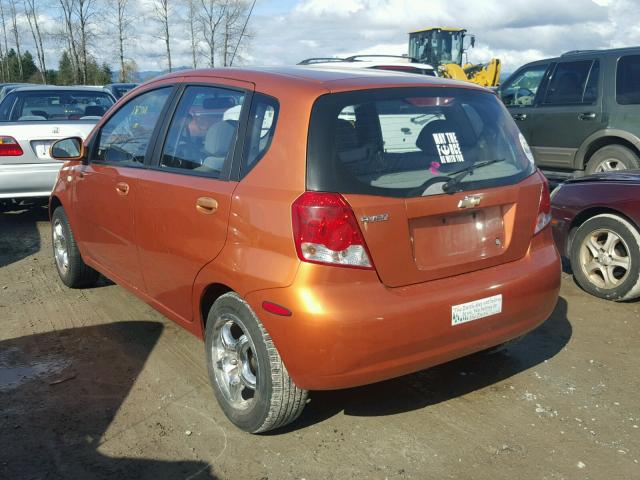 KL1TD62655B425111 - 2005 CHEVROLET AVEO BASE ORANGE photo 3