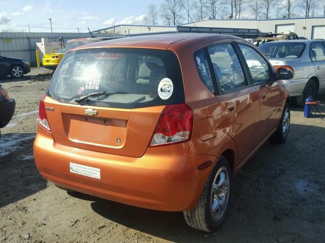 KL1TD62655B425111 - 2005 CHEVROLET AVEO BASE Pomarańczowy zdjęcie 4