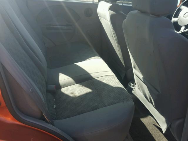 KL1TD62655B425111 - 2005 CHEVROLET AVEO BASE Pomarańczowy zdjęcie 6