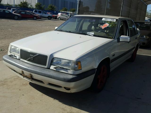 YV1LS5723T2305099 - 1996 VOLVO 850 WHITE photo 2