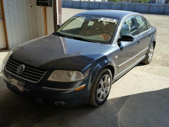WVWTH63B61E183513 - 2001 VOLKSWAGEN PASSAT GLX BLUE photo 2