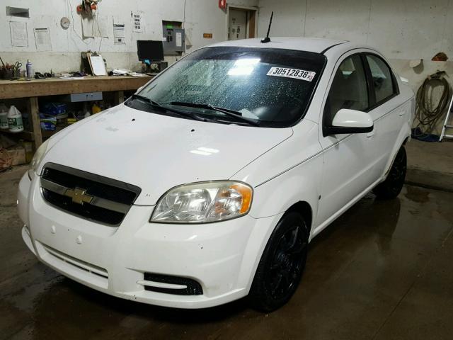 KL1TD56E59B661131 - 2009 CHEVROLET AVEO LS WHITE photo 2