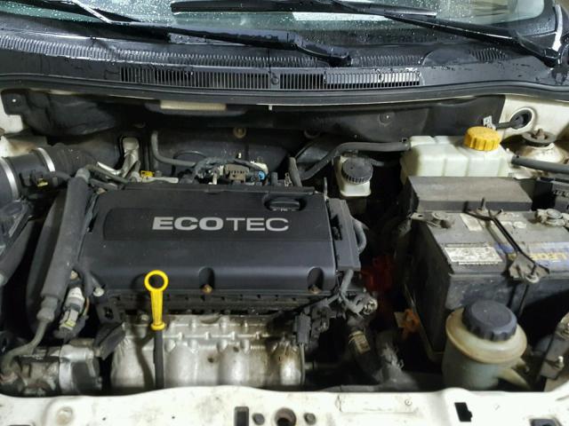 KL1TD56E59B661131 - 2009 CHEVROLET AVEO LS WHITE photo 7