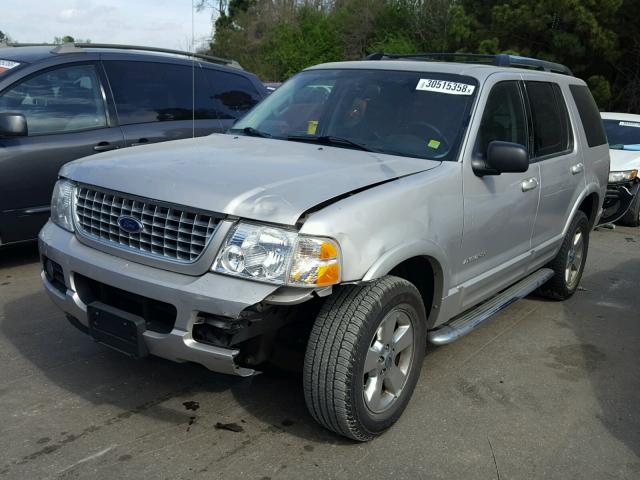 1FMDU65W05UB43242 - 2005 FORD EXPLORER L SILVER photo 2