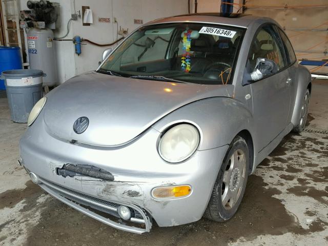 3VWCA21C9XM449079 - 1999 VOLKSWAGEN NEW BEETLE 银色 照片 2