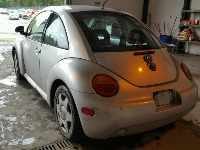 3VWCA21C9XM449079 - 1999 VOLKSWAGEN NEW BEETLE 银色 照片 3