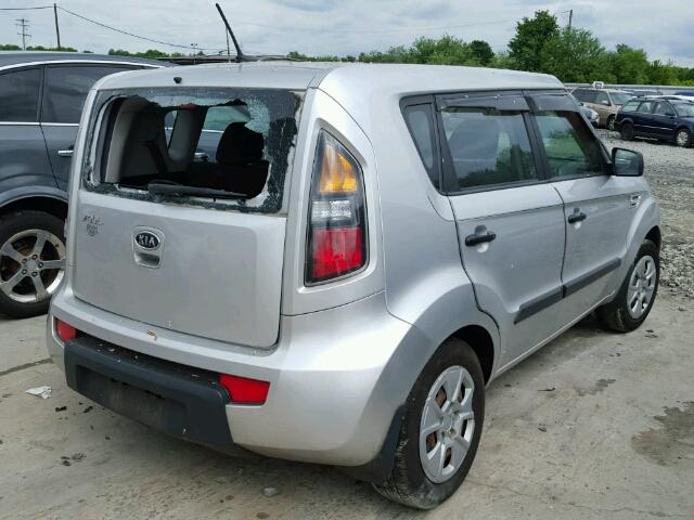 KNDJT2A19B7262298 - 2011 KIA SOUL SILVER photo 4