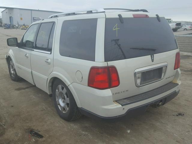 5LMFU28505LJ04979 - 2005 LINCOLN NAVIGATOR 奶油色 照片 3