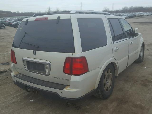 5LMFU28505LJ04979 - 2005 LINCOLN NAVIGATOR CREAM photo 4