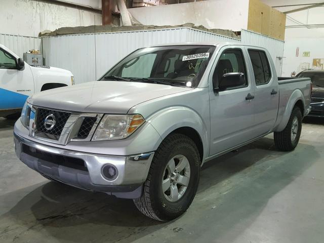 1N6AD0FR0AC426993 - 2010 NISSAN FRONTIER C SILVER photo 2