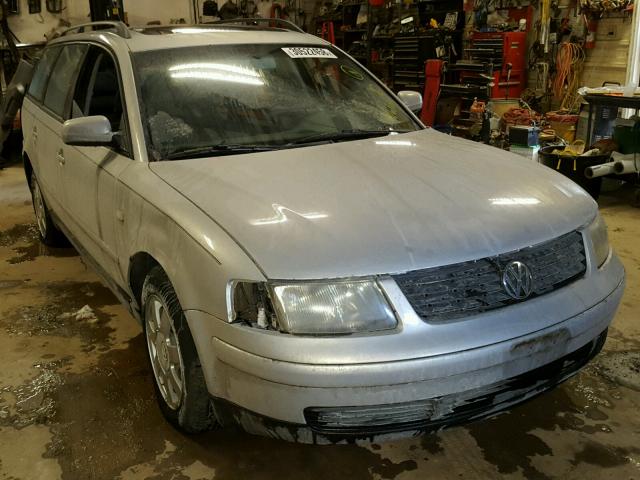 WVWNA23B5YE285448 - 2000 VOLKSWAGEN PASSAT GLS SILVER photo 1