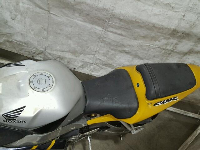 JH2SC50052M005260 - 2002 HONDA CBR900 RR YELLOW photo 6