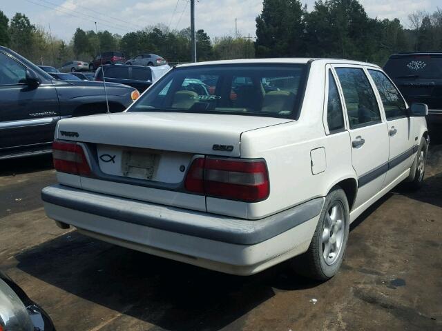 YV1LS5552V1380138 - 1997 VOLVO 850 WHITE photo 4