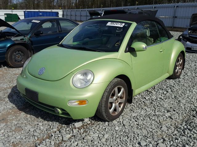 3VWCD21Y24M307428 - 2004 VOLKSWAGEN NEW BEETLE GREEN photo 2