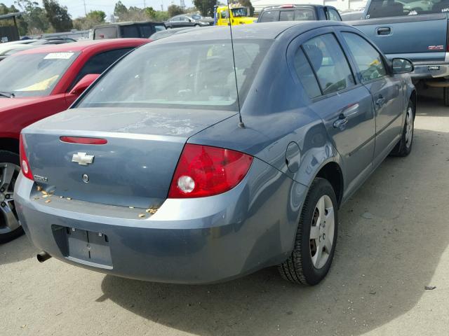 1G1AK52F257560817 - 2005 CHEVROLET COBALT TEAL photo 4