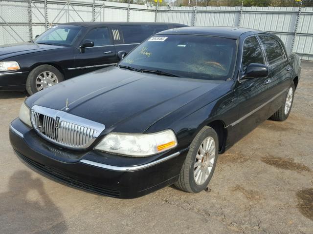 1LNHM82W87Y610503 - 2007 LINCOLN TOWN CAR S BLACK photo 2