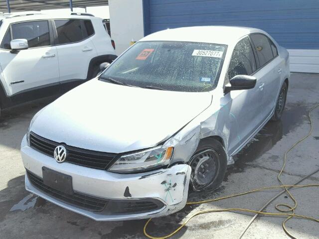 3VW2K7AJ7EM327824 - 2014 VOLKSWAGEN JETTA BASE 银色 照片 2