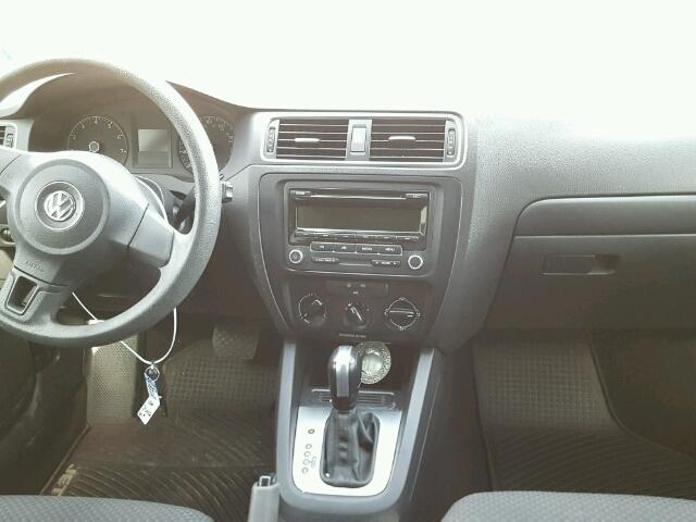 3VW2K7AJ7EM327824 - 2014 VOLKSWAGEN JETTA BASE 银色 照片 9