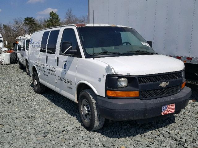 1GCGG25V661254762 - 2006 CHEVROLET EXPRESS G2 WHITE photo 1