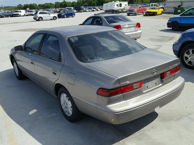 4T1BG22KXWU324794 - 1998 TOYOTA CAMRY CE TAN photo 3