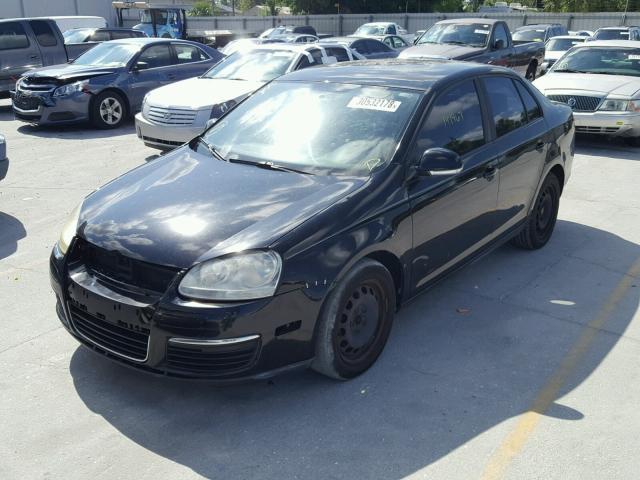 3VWJM71KX8M140483 - 2008 VOLKSWAGEN JETTA S 黑色 照片 2