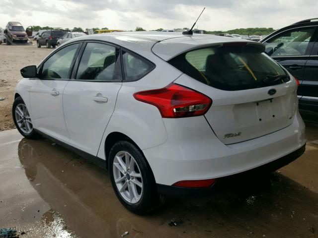 1FADP3K20JL207457 - 2018 FORD FOCUS SE WHITE photo 3