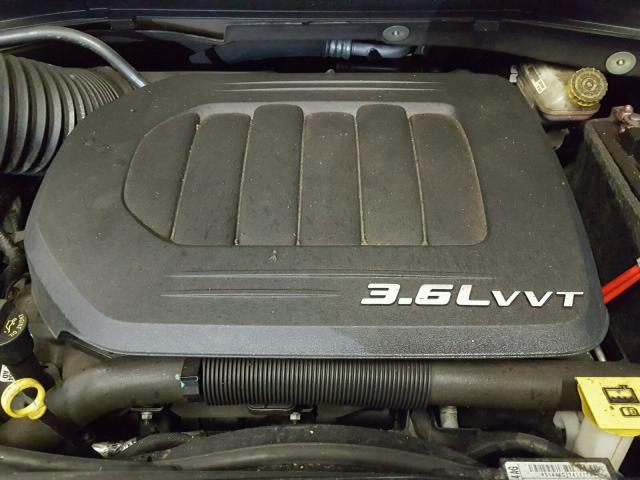 2A4RR6DG3BR784135 - 2011 CHRYSLER TOWN & COU GOLD photo 7