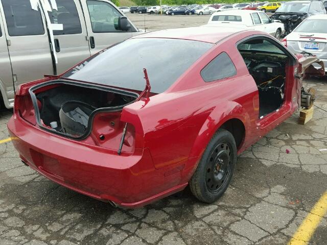 1ZVHT82H985122976 - 2008 FORD MUSTANG GT RED photo 4