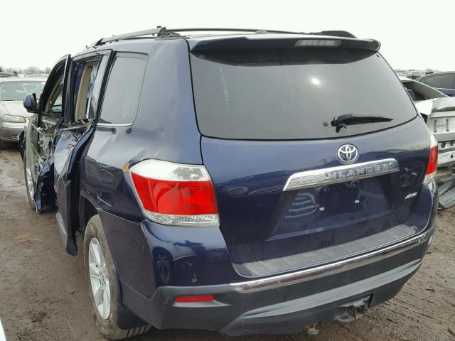 5TDBK3EH8CS165640 - 2012 TOYOTA HIGHLANDER BLUE photo 3