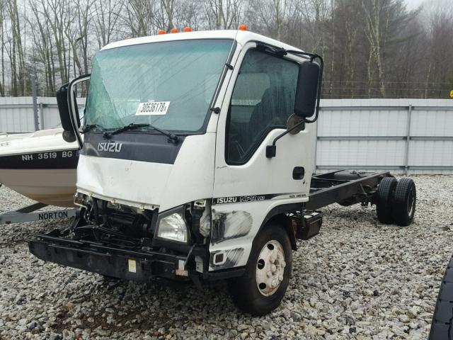 JALC4B16877014356 - 2007 ISUZU NPR WHITE photo 2