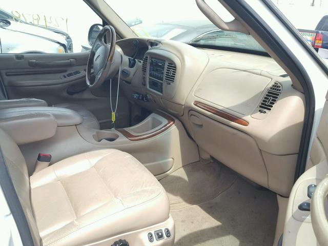 5LMPU28L1WLJ27725 - 1998 LINCOLN NAVIGATOR 白色 照片 5