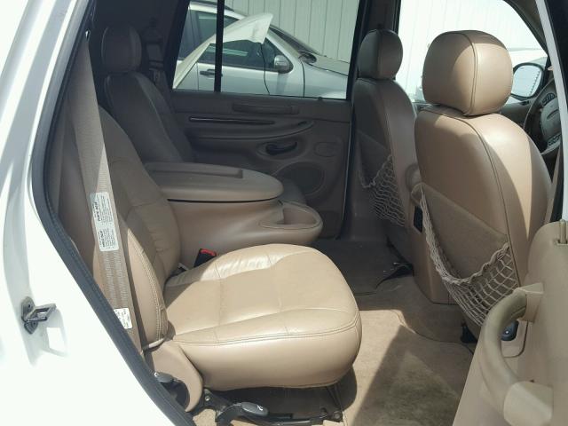 5LMPU28L1WLJ27725 - 1998 LINCOLN NAVIGATOR 白色 照片 6