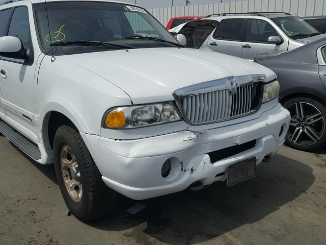 5LMPU28L1WLJ27725 - 1998 LINCOLN NAVIGATOR WHITE photo 9