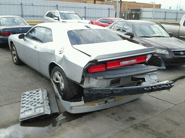 2B3LJ44V19H521990 - 2009 DODGE CHALLENGER SILVER photo 3