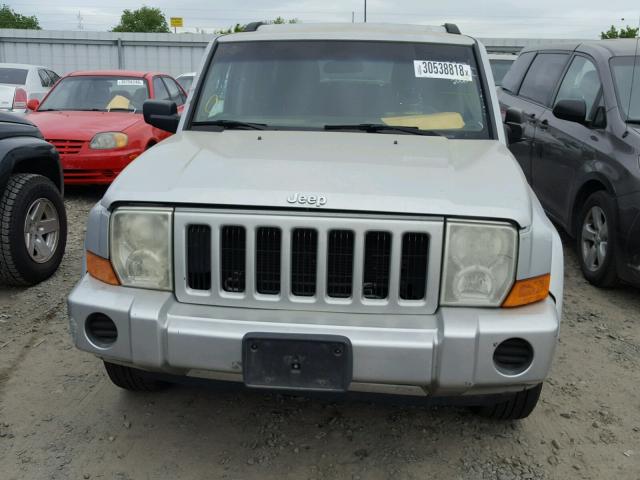 1J8HH48K66C349575 - 2006 JEEP COMMANDER SILVER photo 9