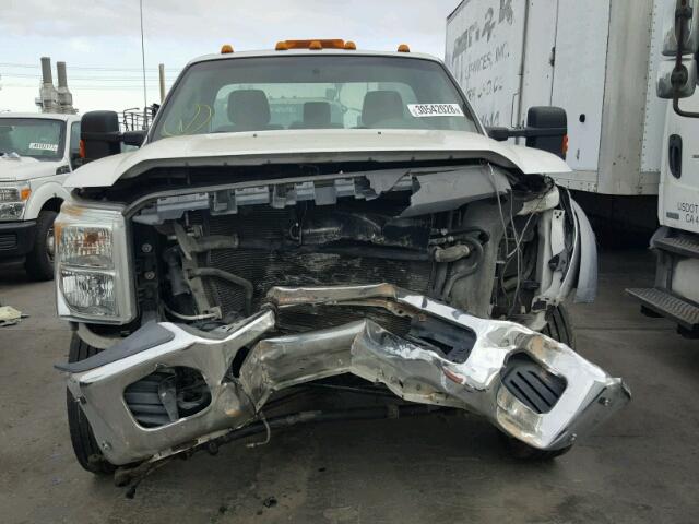 1FDGF5GT4CEA45892 - 2012 FORD F550 SUPER WHITE photo 9