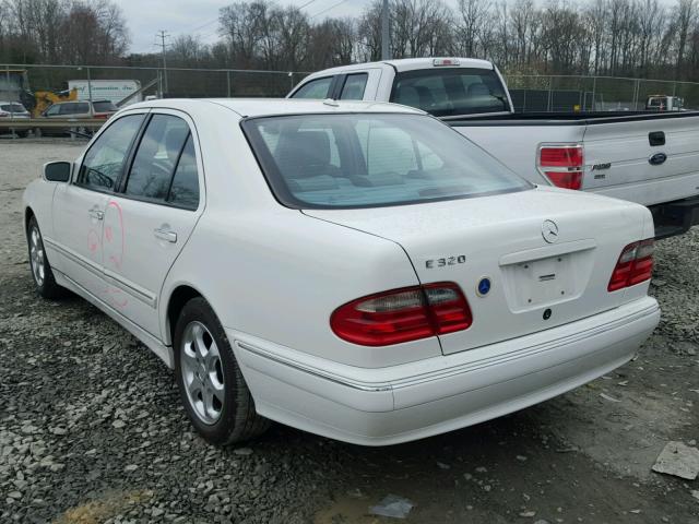 WDBJF65JX2B492078 - 2002 MERCEDES-BENZ E 320 WHITE photo 3