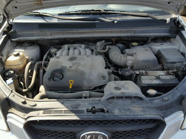 KNAFG526787138770 - 2008 KIA RONDO LX SILVER photo 7