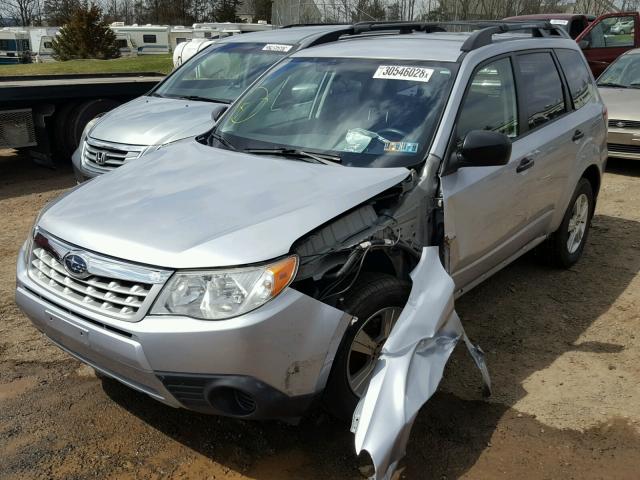 JF2SHABC5DG417370 - 2013 SUBARU FORESTER 2 SILVER photo 2