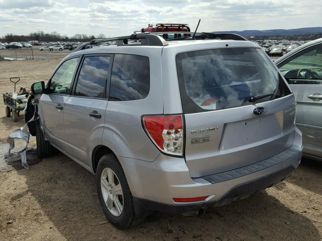 JF2SHABC5DG417370 - 2013 SUBARU FORESTER 2 SILVER photo 3