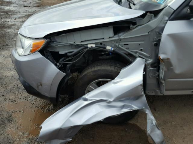 JF2SHABC5DG417370 - 2013 SUBARU FORESTER 2 SILVER photo 9