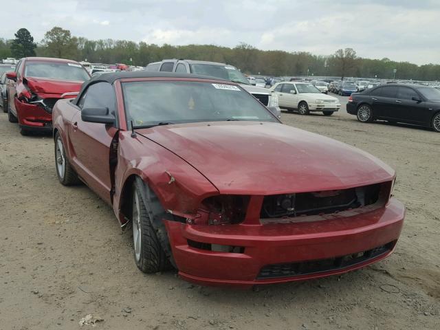 1ZVFT85H655226825 - 2005 FORD MUSTANG GT MAROON photo 1
