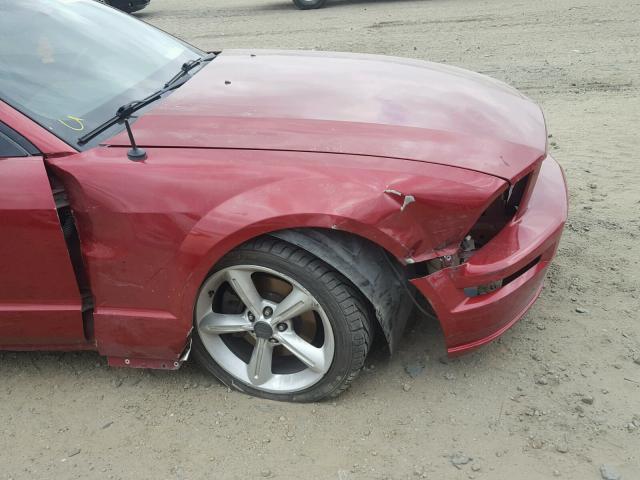 1ZVFT85H655226825 - 2005 FORD MUSTANG GT MAROON photo 9
